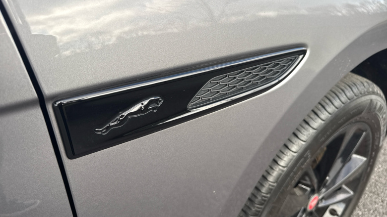 Jaguar F-Pace 2.0 P250 R-Dynamic Black 5dr Auto AWD Petrol Estate